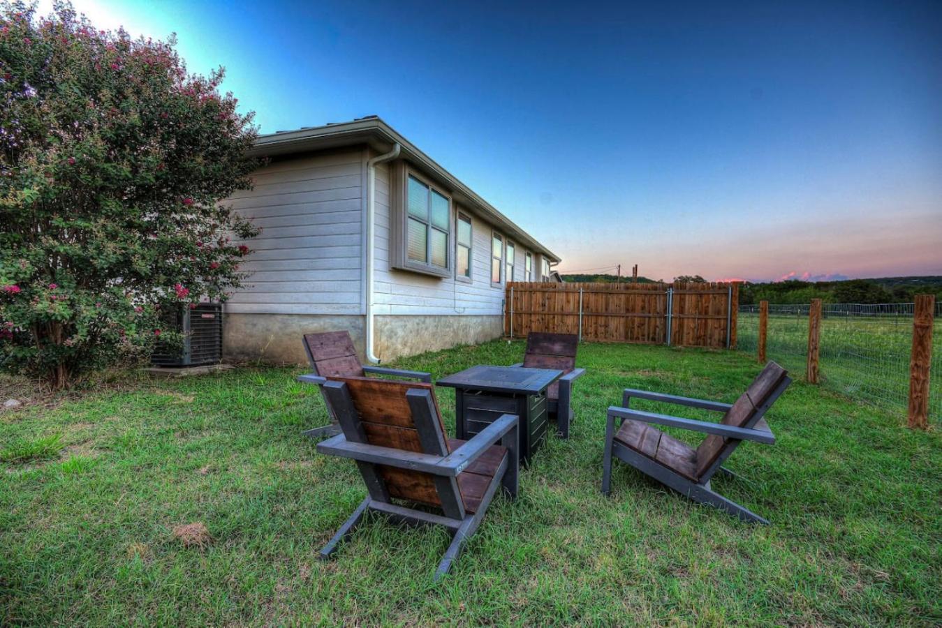 The Lodge At Little Ranches Central Sleeps 26 Wimberley Zewnętrze zdjęcie
